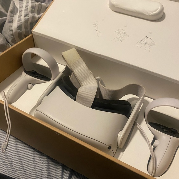 Oculus Quest. - Picture 2 of 2